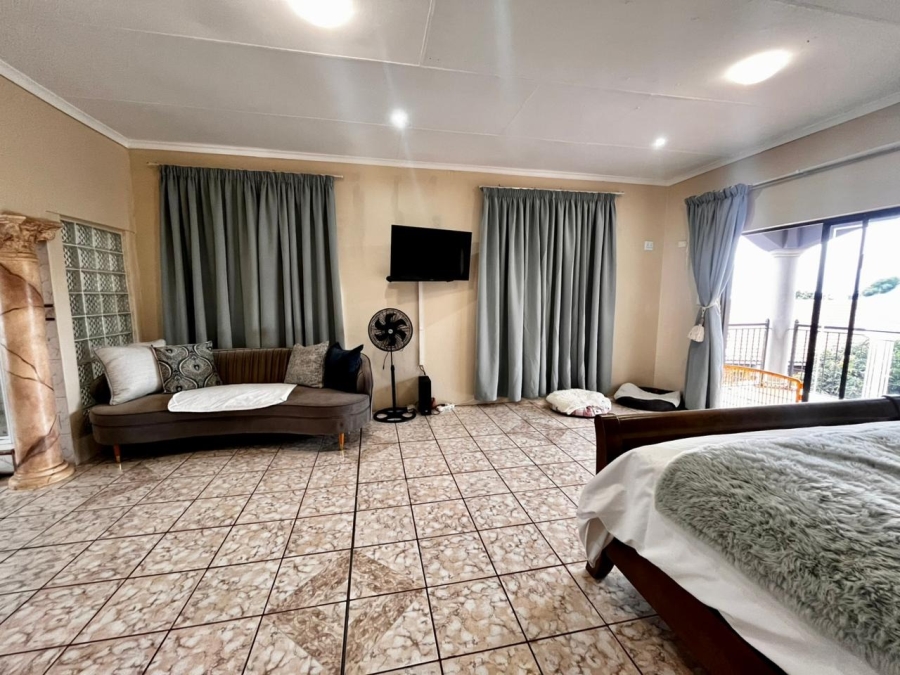 4 Bedroom Property for Sale in Safari Gardens North West